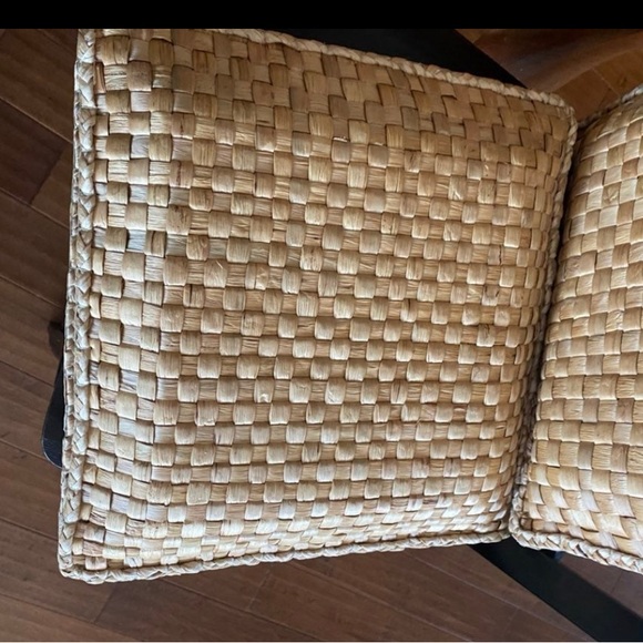 Japanese Style Handcrafted Eco-Friendly basket weave straw cushion (1 out of 2)